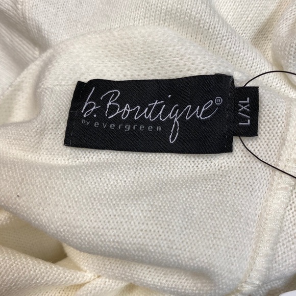 B. Boutique by Evergreen reversible sweater - Picture 9 of 9